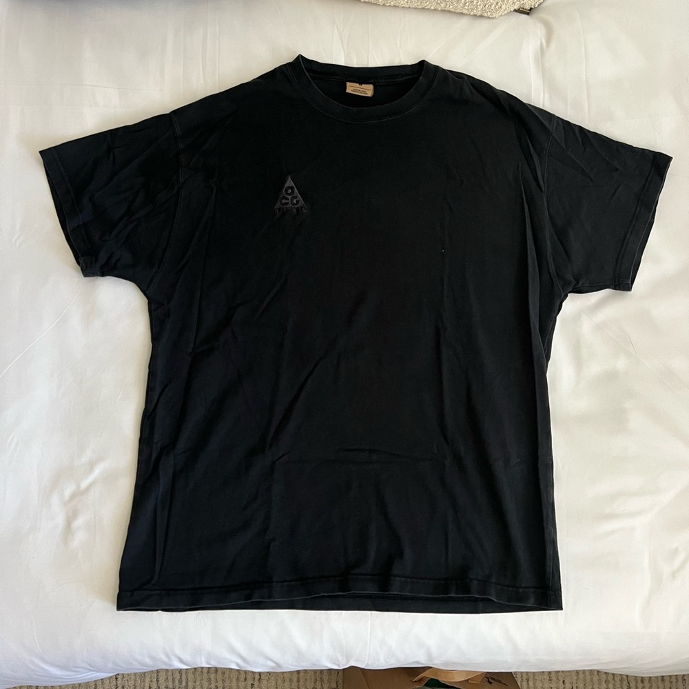 Nike ACG Tee Size Large